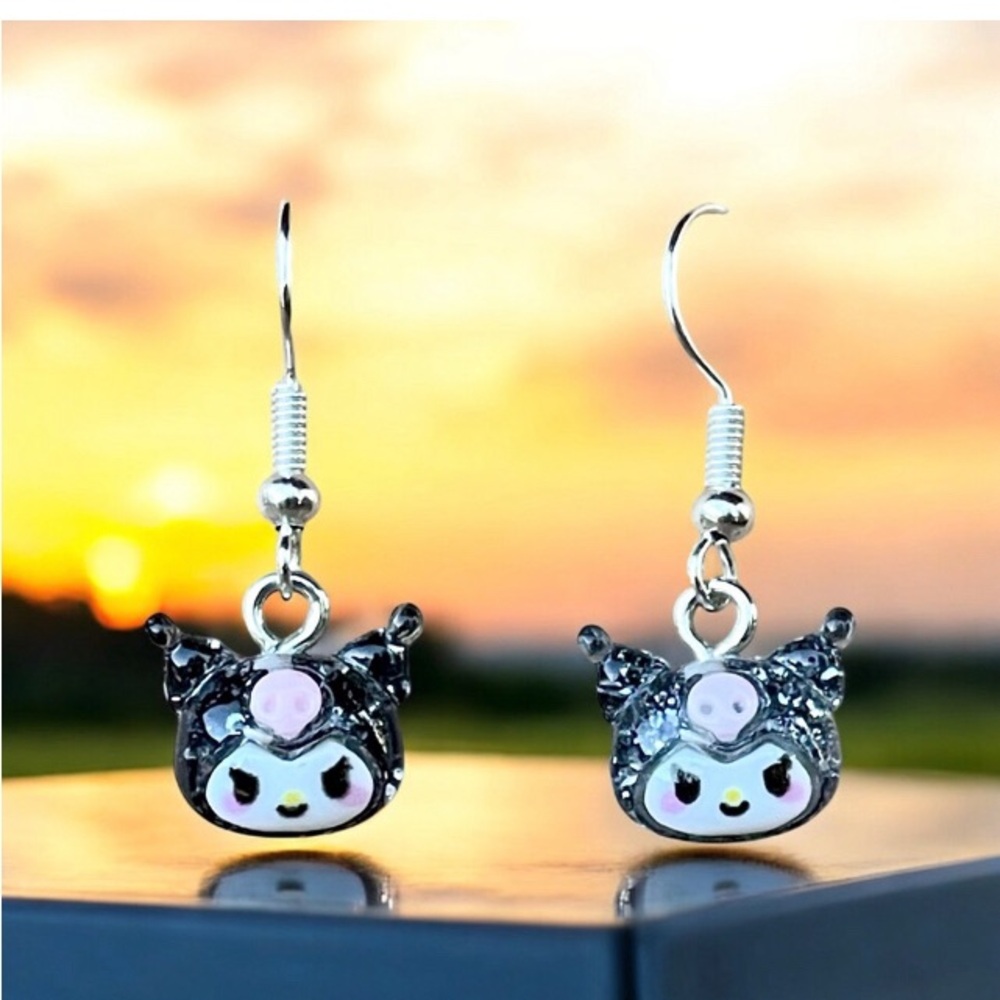 Hello Kitty Earrings - Picture 8 of 11